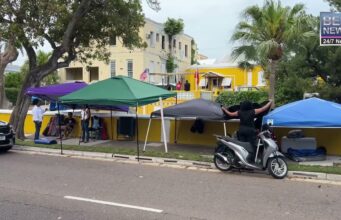 2025 | Spectators Prepare For Bermuda Day Parade